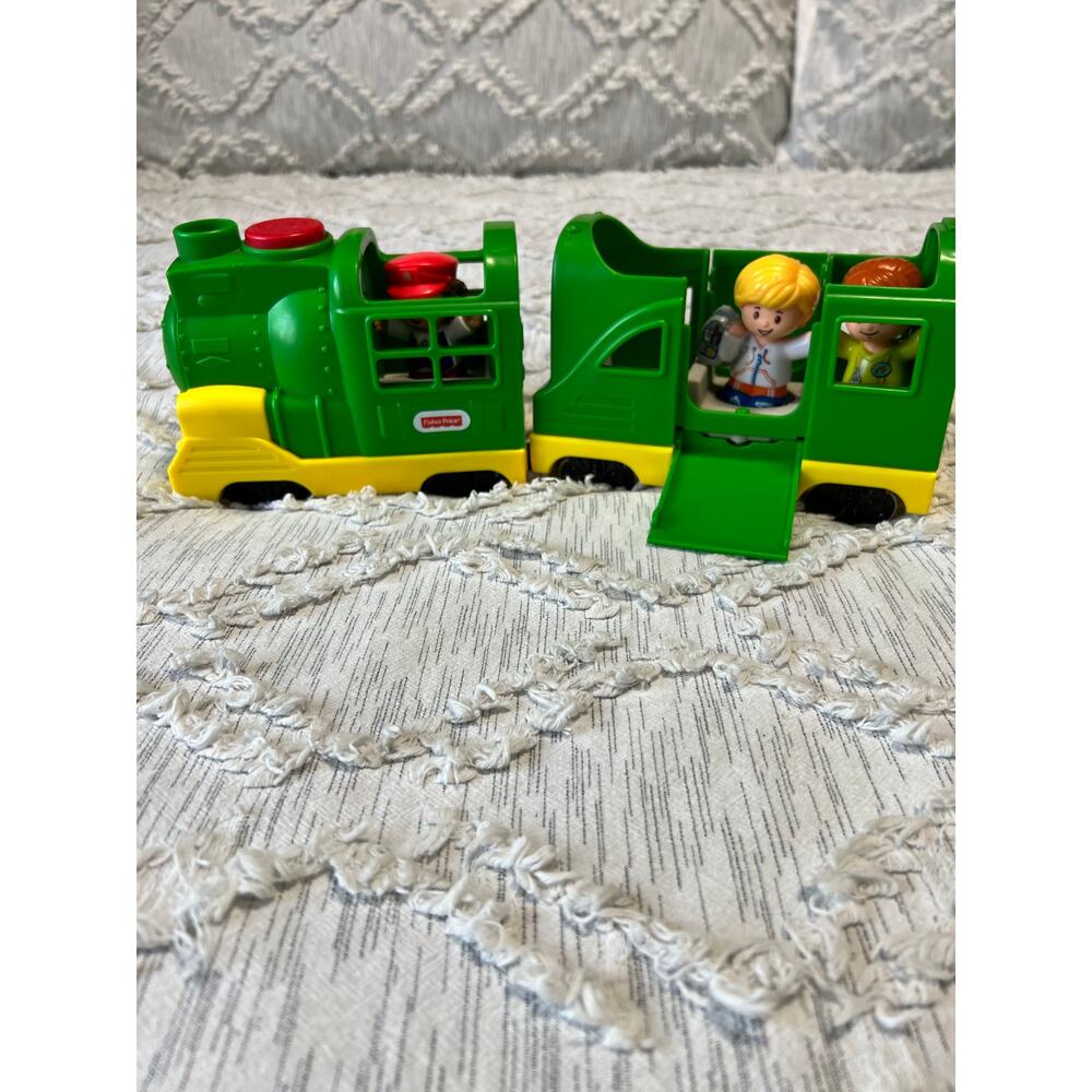 Fisher-Price Little People Friendly Passenger Train Sound Phrases Light Works